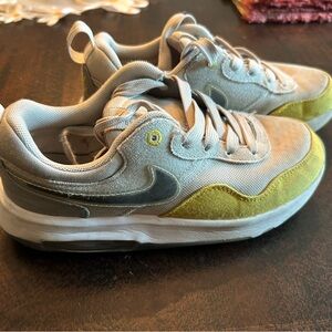 Kids Nike Air Max Motif shoes